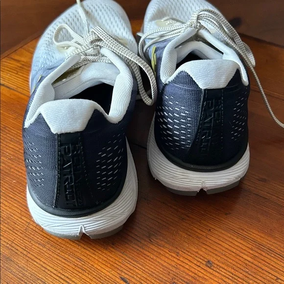 Ladies Under Armour White and Black Athletic Shoes - Picture 4 of 9